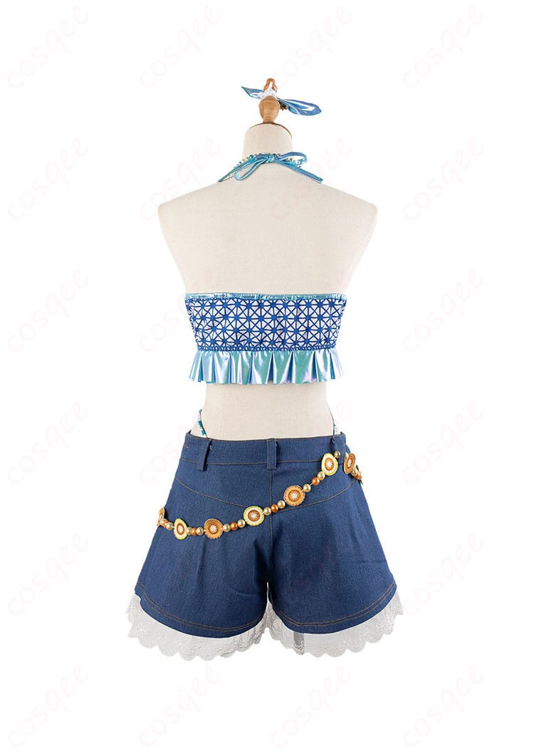 内搭服装背面のディテール、コスプレ衣装の品質を表現