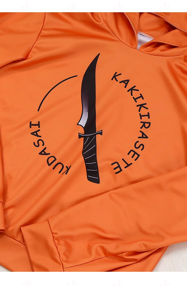 服装装飾細節画像 - 湊大瀬のコスプレ衣装の装飾部分。刺繍やバッジなど細部の美しさを表現。