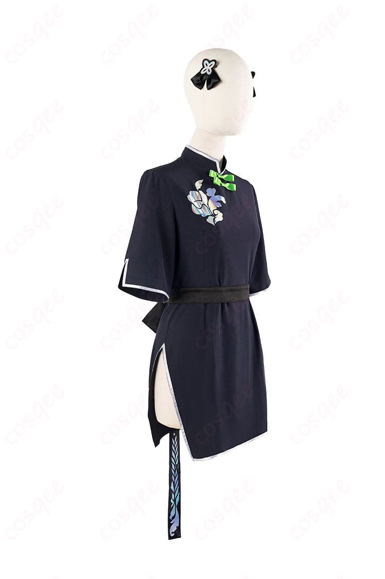 春原シュン(幼女)のコスプレ衣装、右側からの画像