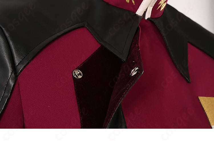 コスプレ衣装の衣領部分のデザイン、キャラクターの特徴を忠実に再現。