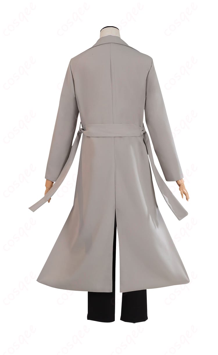 太宰治コスプレ衣装の背面画像です。背中のデザインとコートのシルエットが見えます。