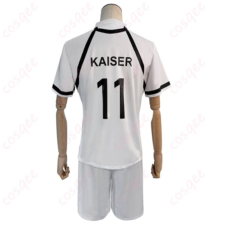 ブルーロック ミヒャエル・カイザーのユニフォーム風コスプレで躍動感ある一枚を - 2枚目の画像