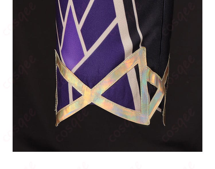 セトス コスプレ衣装の背部の羽翼装飾。壮大で幻想的なデザイン。