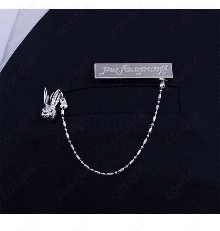 セイヤ うさ耳執事 コスプレ衣装の前胸部分の装飾細部。細部まで丁寧に作られています。