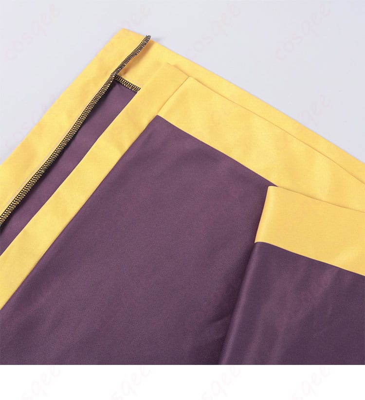 衣摆の装飾細部。華やかなデザインが、めぐみんのキャラクター性を強調。