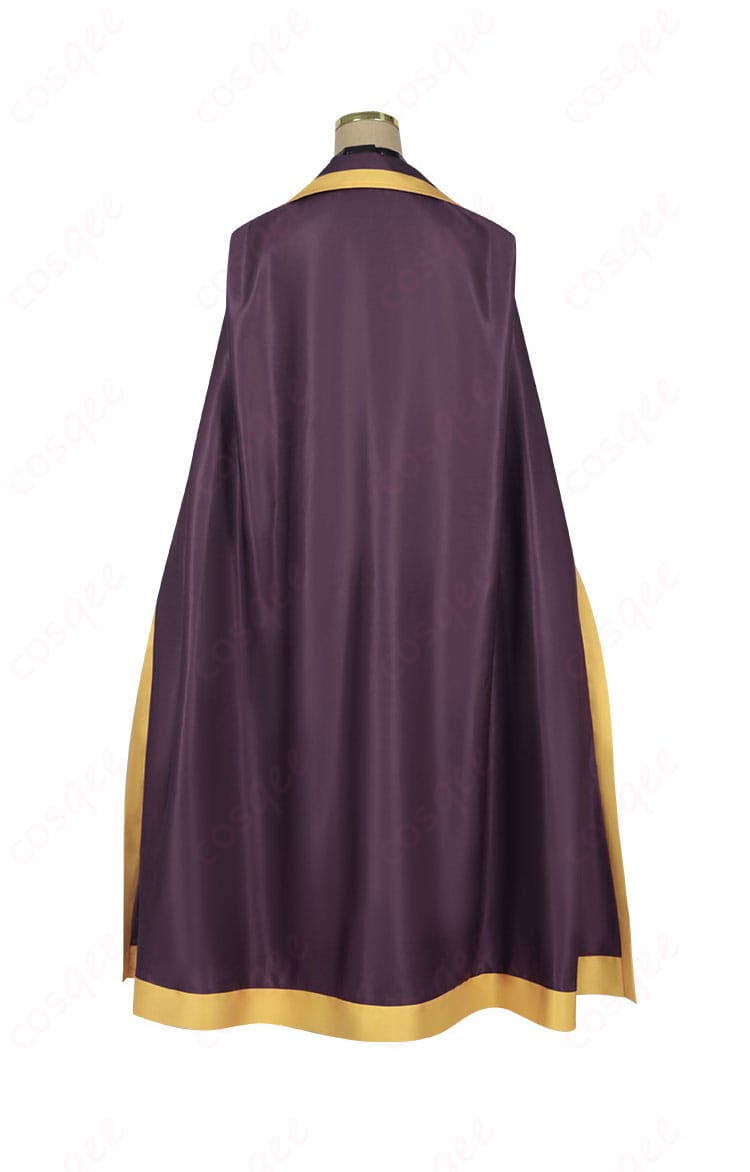 背面から見ためぐみんのコスプレ衣装。背中のデザインやディテールがしっかりと再現されています。