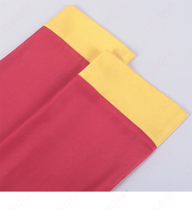 袖口の装飾ディテール。コスプレ衣装に必要な細部にまでこだわり。