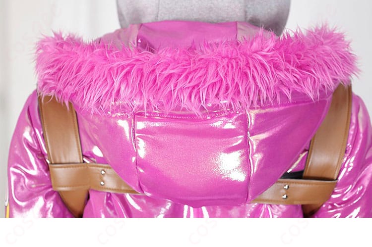 コスプレ衣装の衣帽の装飾。キャラクターに忠実なデザインが施されています。