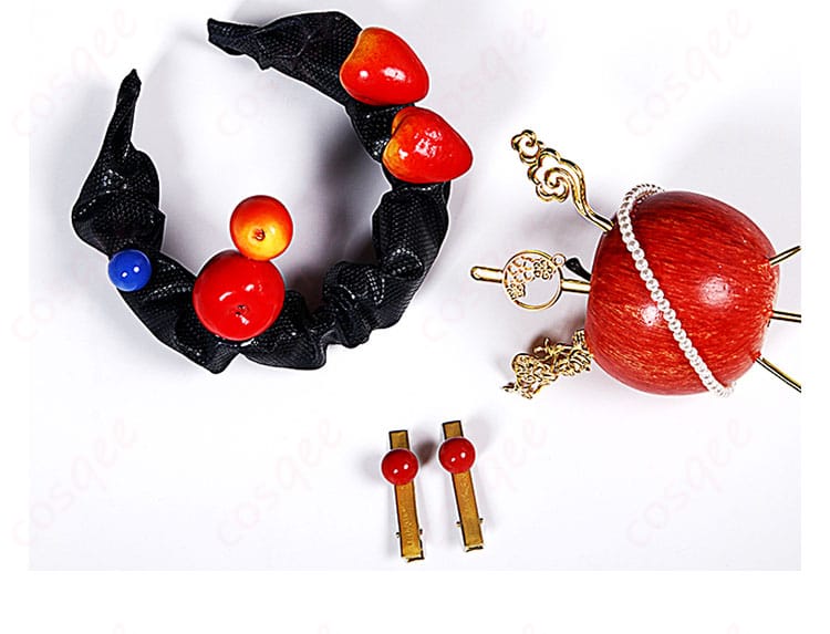 ビアンカ コスプレ衣装 発飾装飾細部。髪飾りや発飾の美しいディテールを捉えた画像。