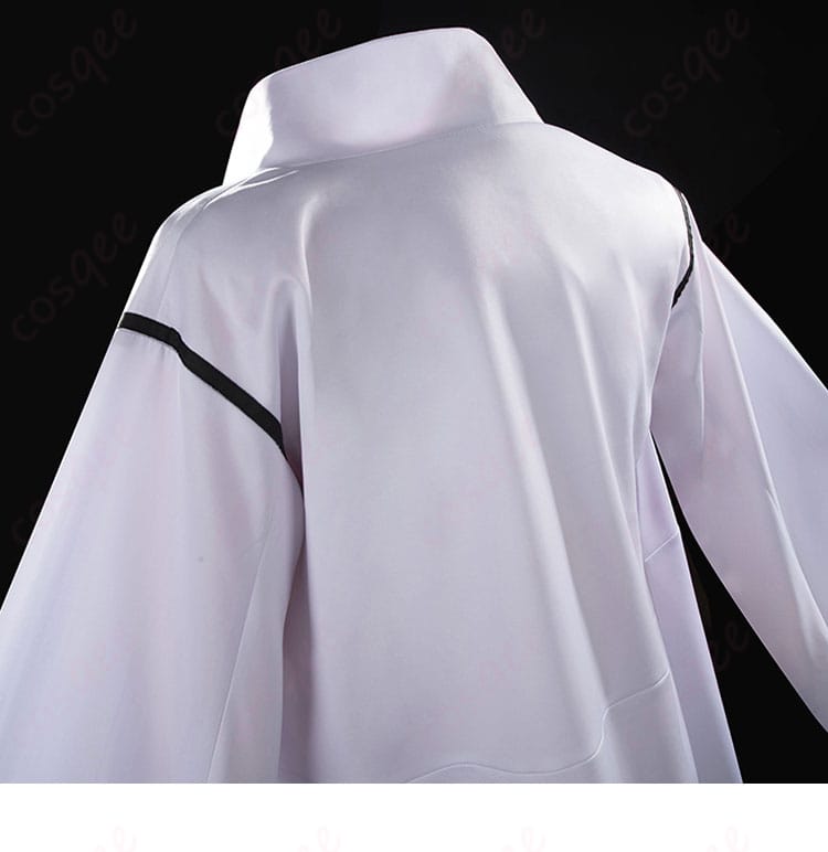 外套の背面装飾ディテール。ウマ娘のエイプリルフール衣装の個性的な背面デザインが特徴的です。