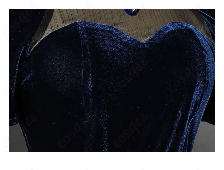 領口装飾細部。ミジ(MIZI)のコスプレ衣装の美しい襟のデザイン。