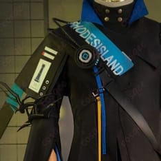 アークナイツのロゴスを端正に再現する重厚レイヤードのコスプレ衣装 - 4枚目の画像（サムネイル）