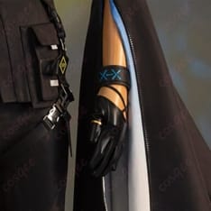 アークナイツのロゴスを端正に再現する重厚レイヤードのコスプレ衣装 - 5枚目の画像（サムネイル）