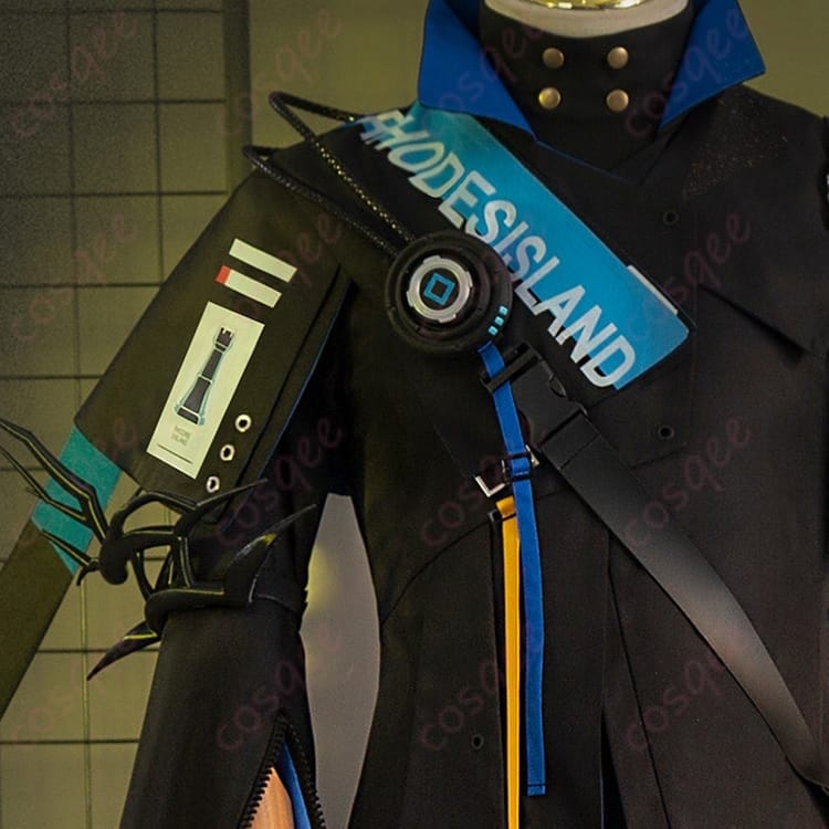 アークナイツのロゴスを端正に再現する重厚レイヤードのコスプレ衣装 - 4枚目の画像