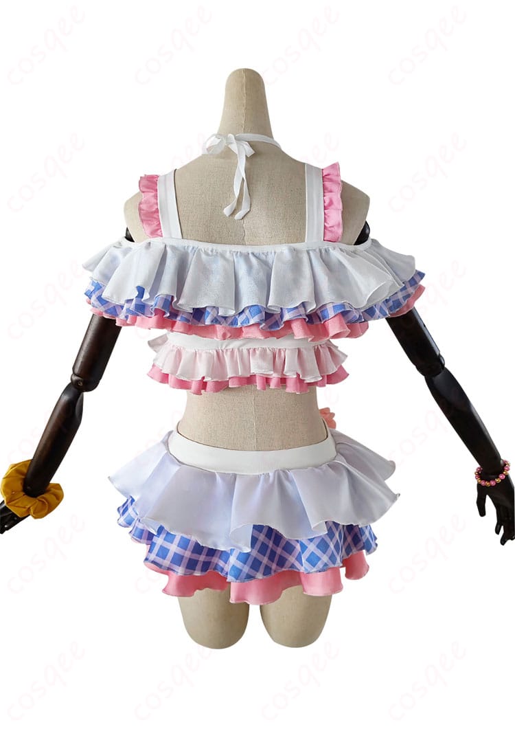 南ことりコスプレ衣装の背面画像。細部までこだわったデザインで、後ろ姿も美しく仕上げています。