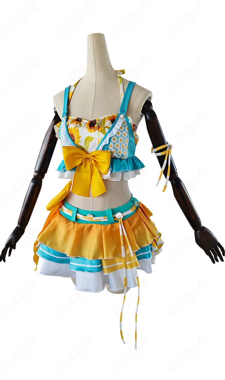 商品側面の写真。コスプレ衣装のシルエットやデザインの側面がわかります。細部のディテールも美しく再現されています。