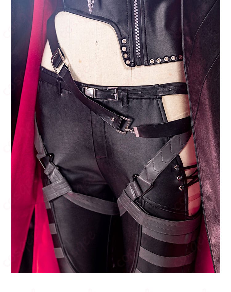 ゾーヤ コスプレ衣装の皮ベルト装飾の細部。精巧な仕上げが魅力的です。