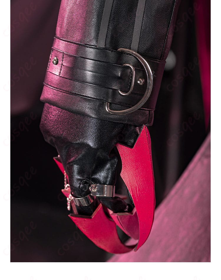 ゾーヤ コスプレ衣装の袖口装飾の細部。キャラクターの個性を表現するデザインです。