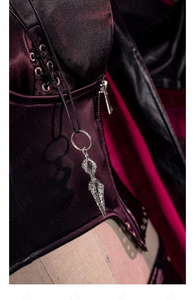 ゾーヤ コスプレ衣装の吊飾りアクセサリーのディテール。美しいアクセントが特徴です。