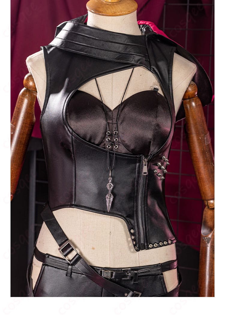 ゾーヤ コスプレ衣装の内搭服装正面のディテール。全体的なコーディネートがしっかりと表現されています。