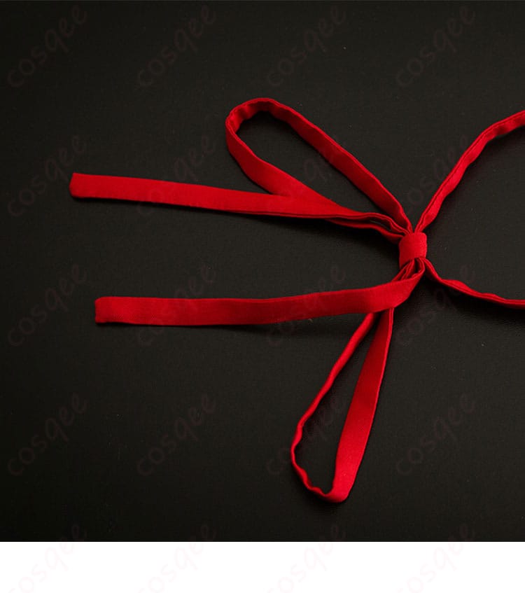 たまこまーけっと 北白川たまこ コスプレ衣装の赤いリボンの装飾、鮮やかな色合いが目立つポイント。