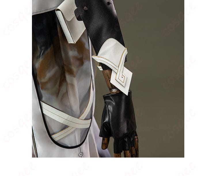 袖と手袋の装飾細部。「凌陽」の特徴的なアクセサリーをしっかり再現。