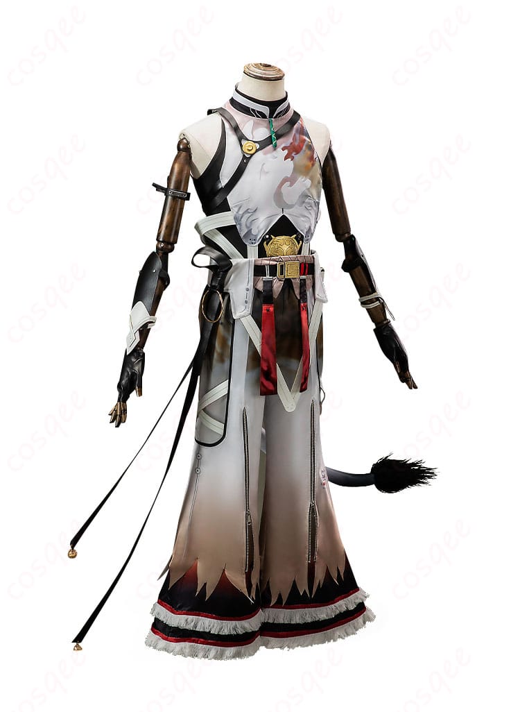 右側から見た「凌陽」コスプレ衣装。立体感を強調した美しいライン。