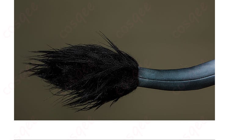 衣服の尾部装飾。キャラクターの特徴をよく表現したディテール。