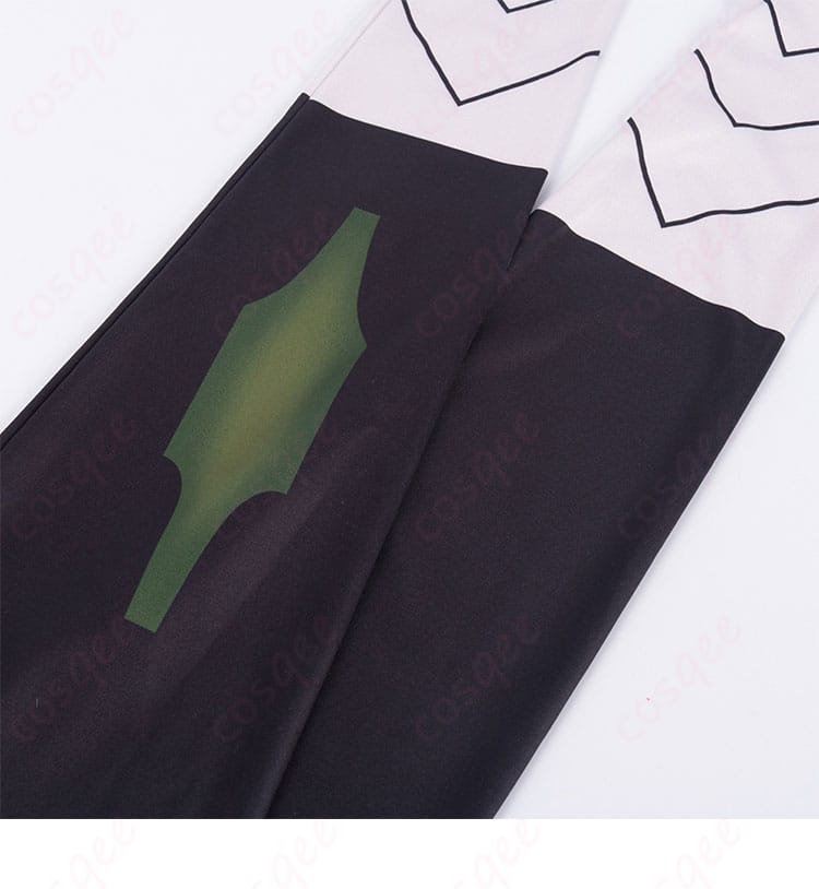 衣装の袖部分の装飾ディテール。キャラクターの個性を引き立てるデザインです。