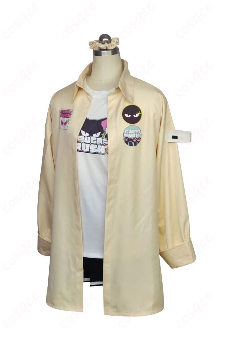 柚鳥ナツのコスプレ衣装側面の詳細。細部までこだわったデザインが美しく見える角度。