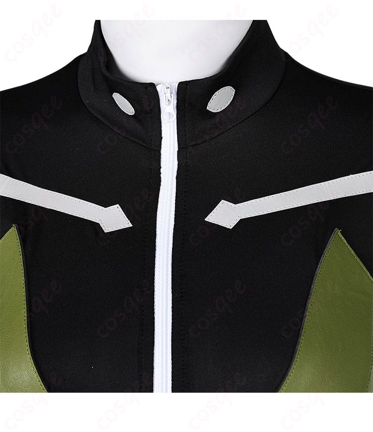 亜白ミナ コスプレ衣装の服の襟元ディテール。高い精度で再現されたデザインに注目。