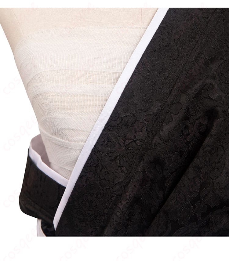 FF14 夜鶴胴着 コスプレ衣装の斜襟装飾の詳細。精緻な刺繍とデザインのディテールが特徴的。