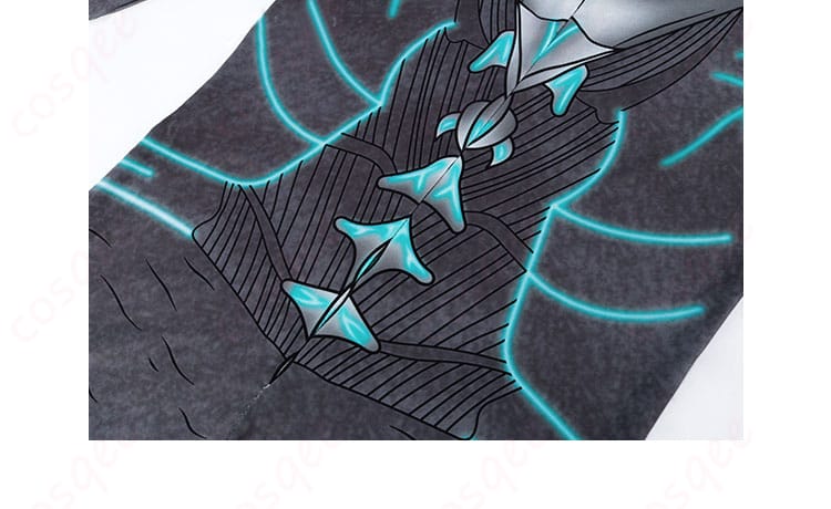 背面に施された装飾とデザインの詳細を捉えた写真。