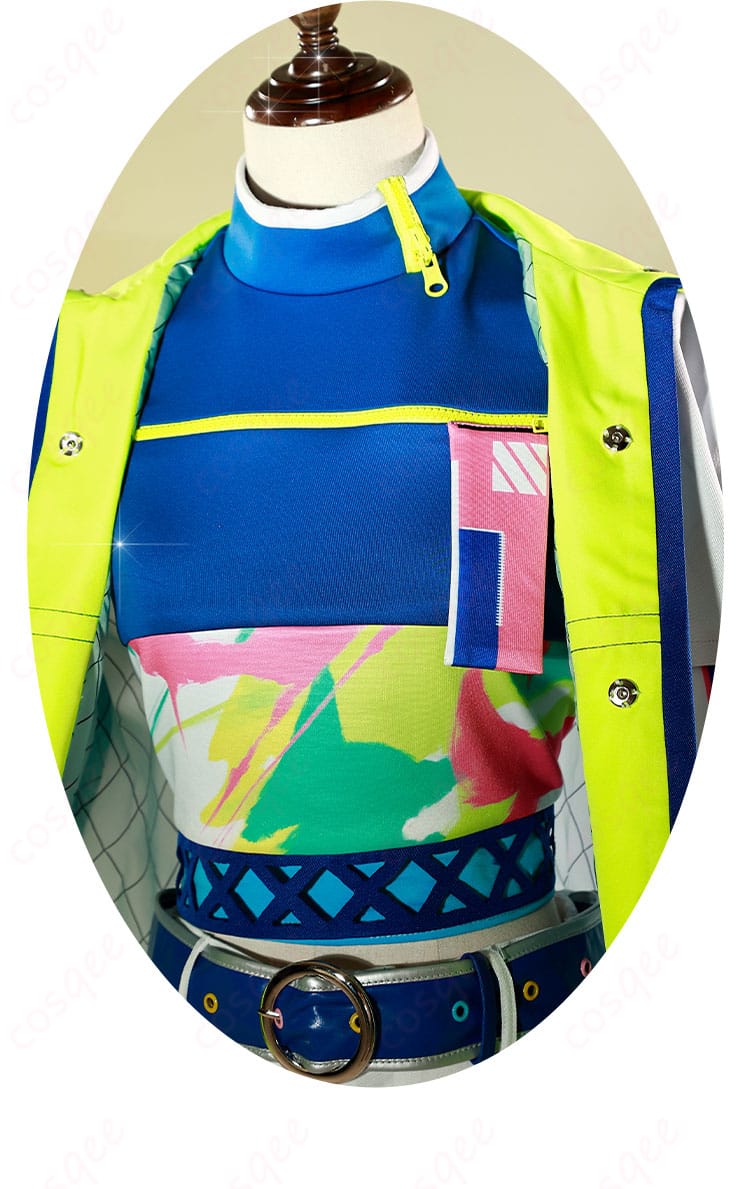 衣襟、領口の装飾細部画像。コスプレ衣装の襟部分のディテールや装飾に注目した写真。