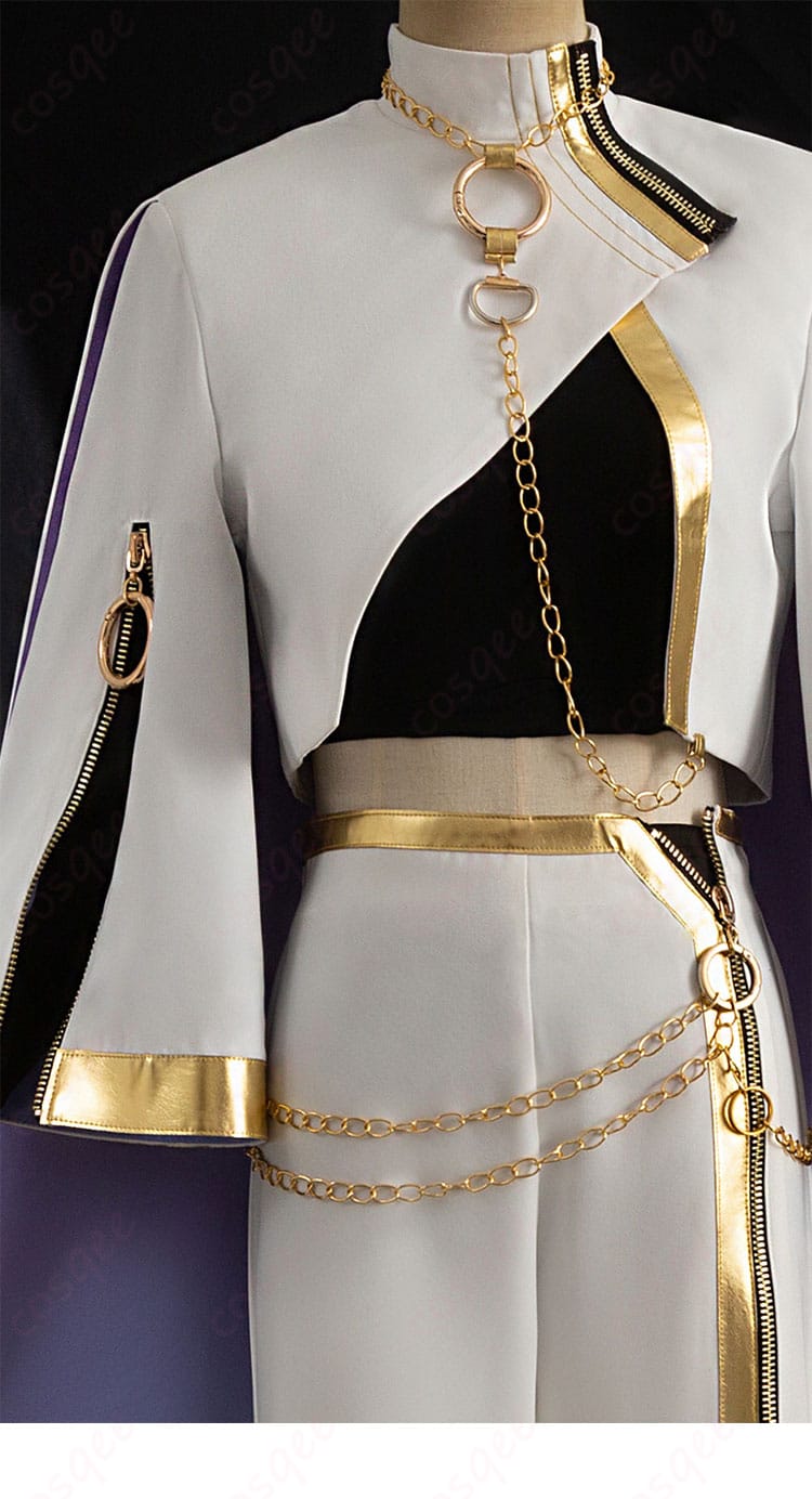 服装の肩袖の装飾詳細。コスプレ衣装の肩部分のデザインや装飾が見て取れます。