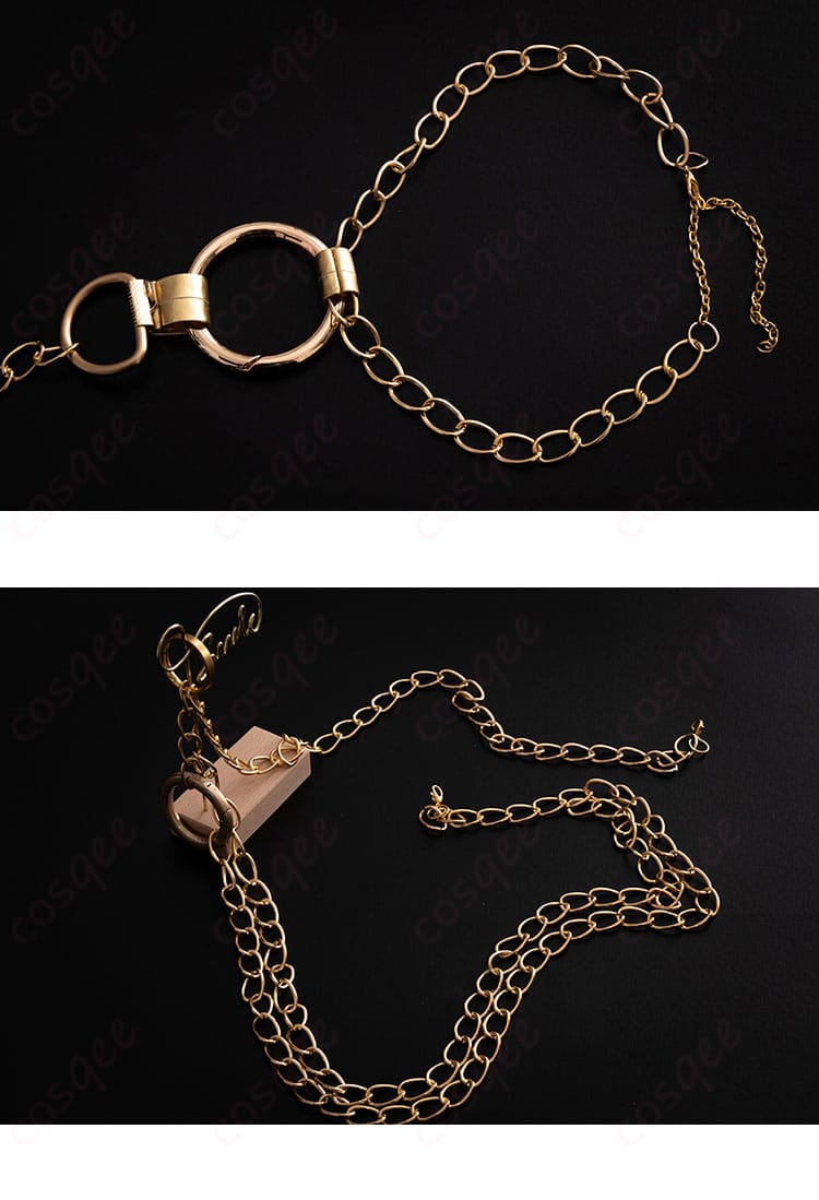 アクセサリーや腰飾りの装飾詳細。衣装のアクセサリーが全体のデザインに調和しています。