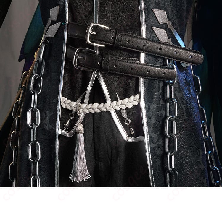 コスプレ衣装の腰の装飾、ジョゼフ 亡霊の魔術師の特徴的な装飾が施されています。
