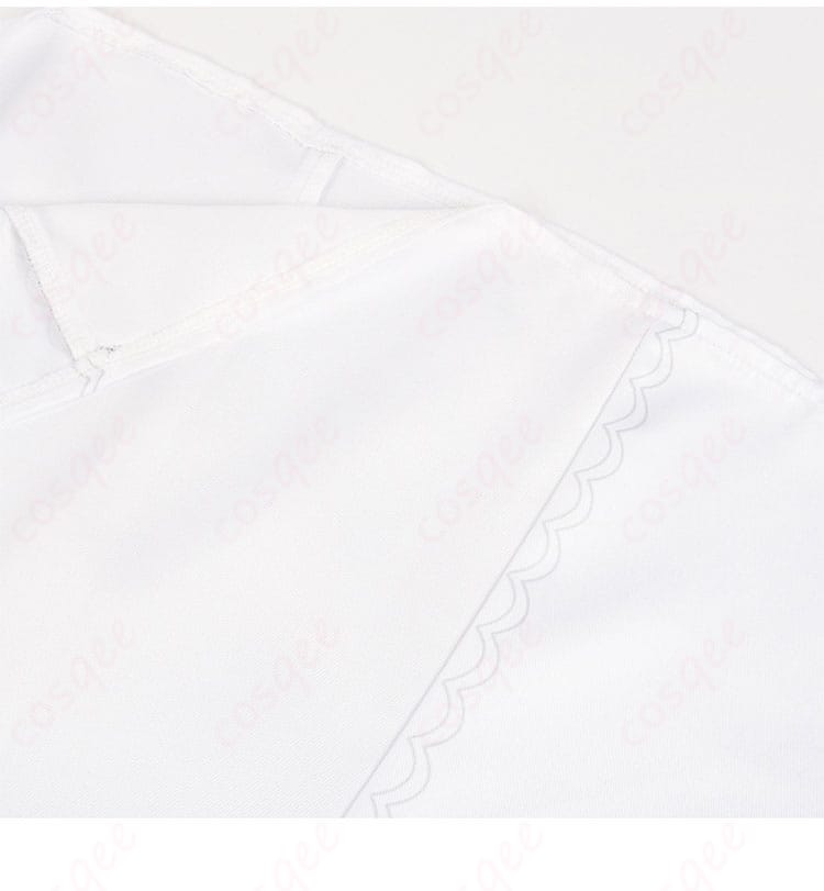 衣装の衬衫背面の衣链装飾、デザインのディテールに注目。