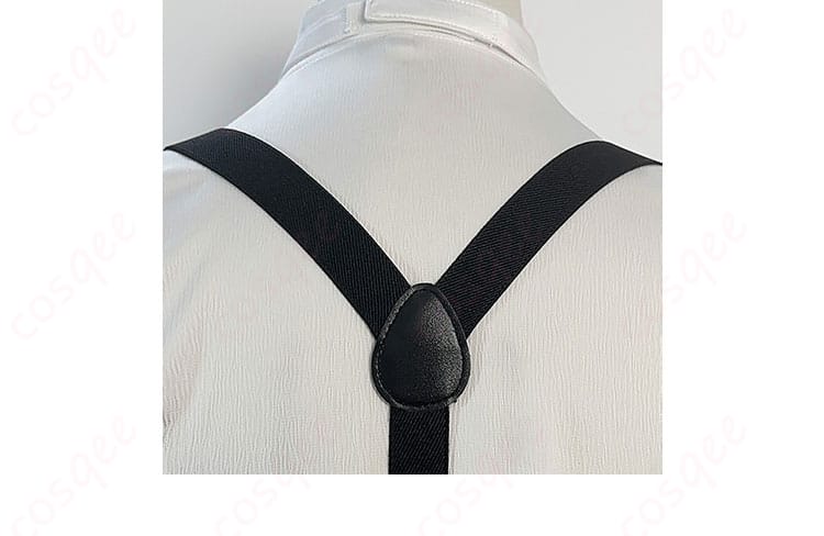 コスプレ衣装の背面ディテール。背面に施された装飾に注目。