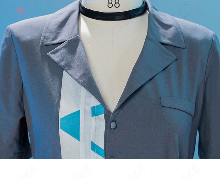 首飾りのディテール、KAITOコスプレ衣装のアクセサリー部分を強調。