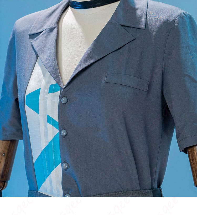 胸元のポケットのディテール、実際に使えるディテールが魅力。