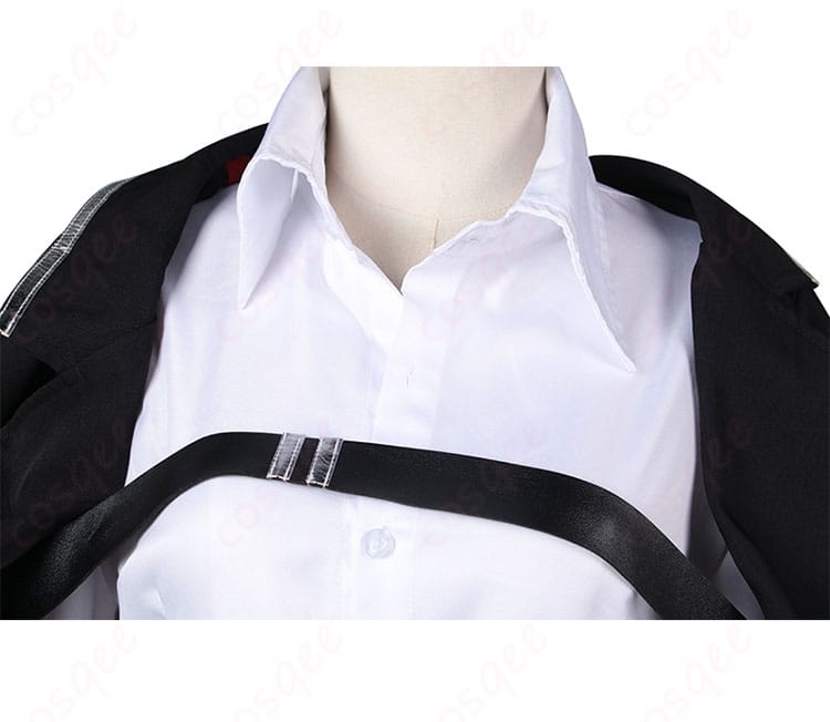 Limbus Company 良秀 コスプレ衣装の襟元の細かい刺繍や装飾を確認。