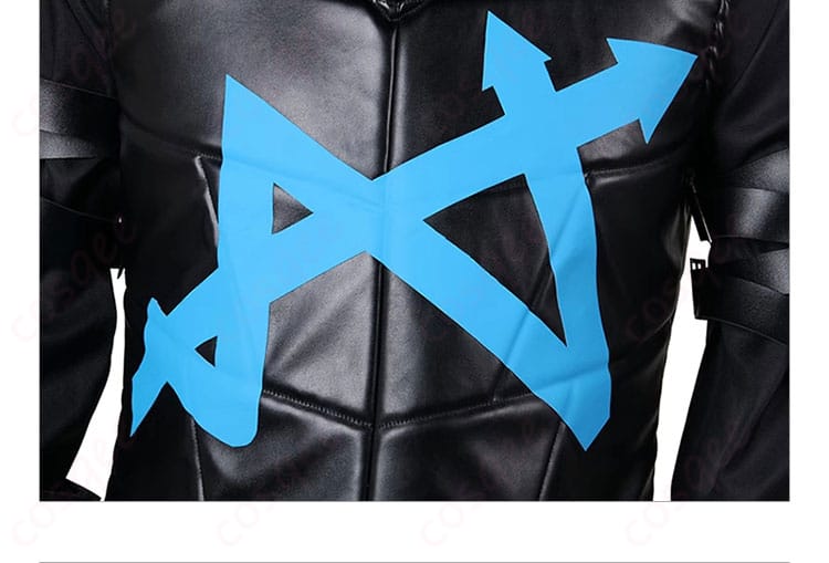 胸元装飾の細部 - Limbus Company ホンル コスプレ衣装の胸元装飾の詳細。