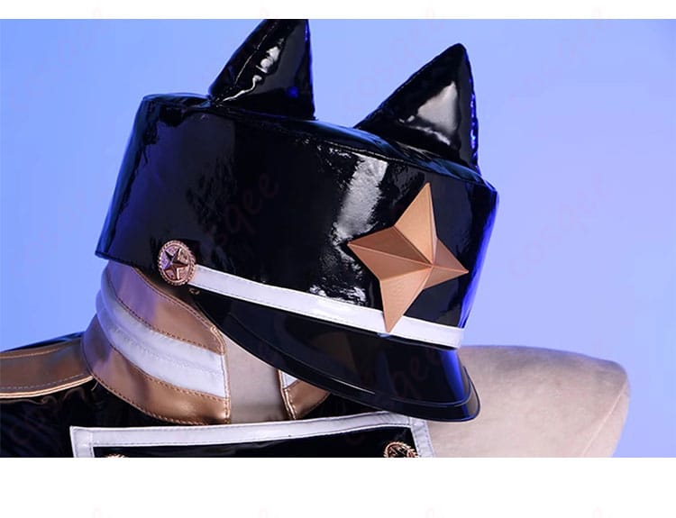 帽子装飾の詳細画像 - 阿良河キウィの帽子の装飾部分のディテール、細かい刺繍とデザインがポイント。