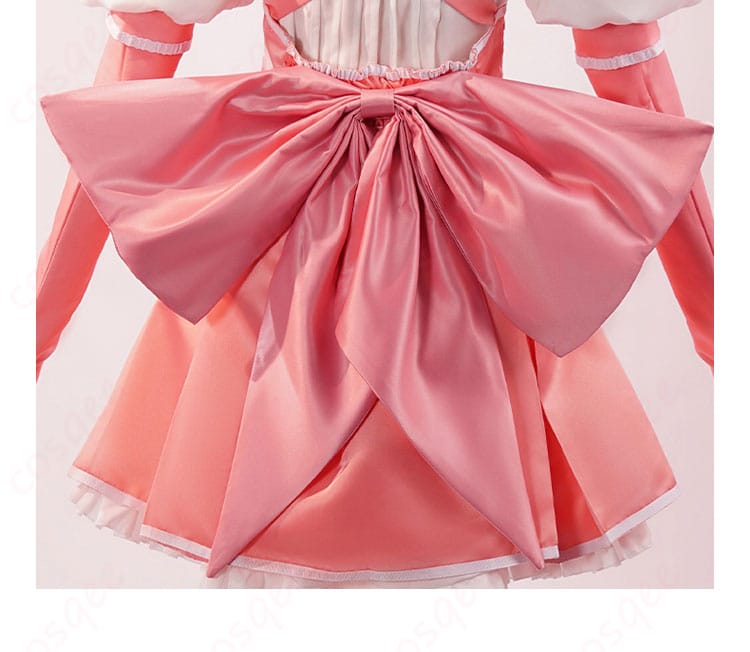 マジアマゼンタ コスプレ衣装背面の蝶結び装飾。精緻なディテールでキャラクターらしさを再現。