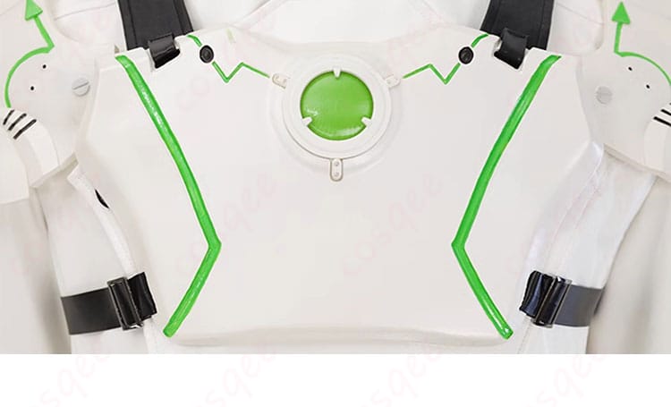 セフィロス コスプレ衣装の装飾用鎧アクセサリーの詳細。細かい部分まで丁寧に仕上げられたアイテム。