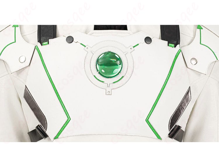 セフィロス コスプレ衣装の胸当ての装飾ディテール。戦士の力強さを象徴するデザインです。