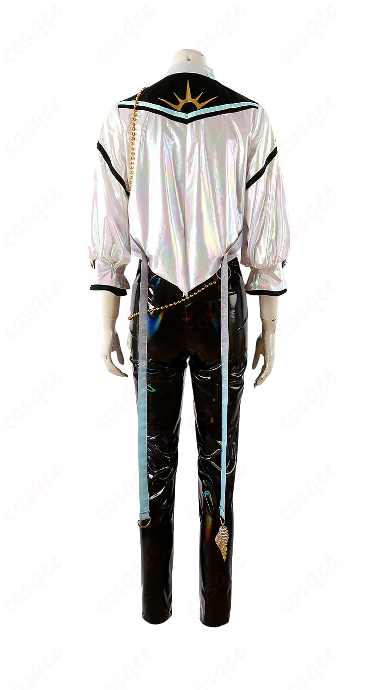 9周年記念衣装の背面画像。後ろのディテールやデザインが際立っています。