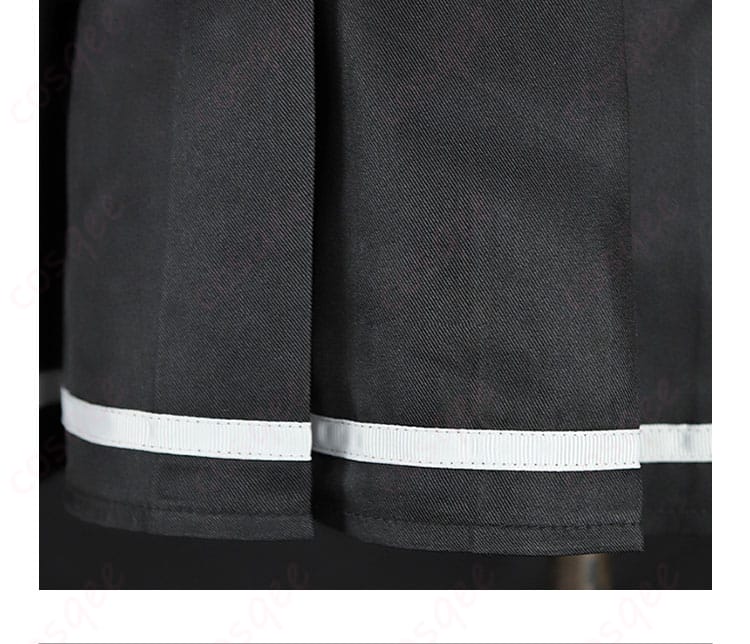 スカートの裾の装飾ディテール - コスプレ衣装のスカート裾部分に施された装飾の詳細。高い再現度を誇ります。