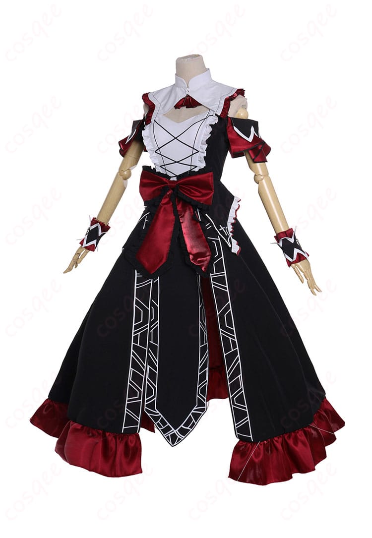 商品側面のコスプレ衣装の詳細。立体的なデザインと美しいラインが特徴。